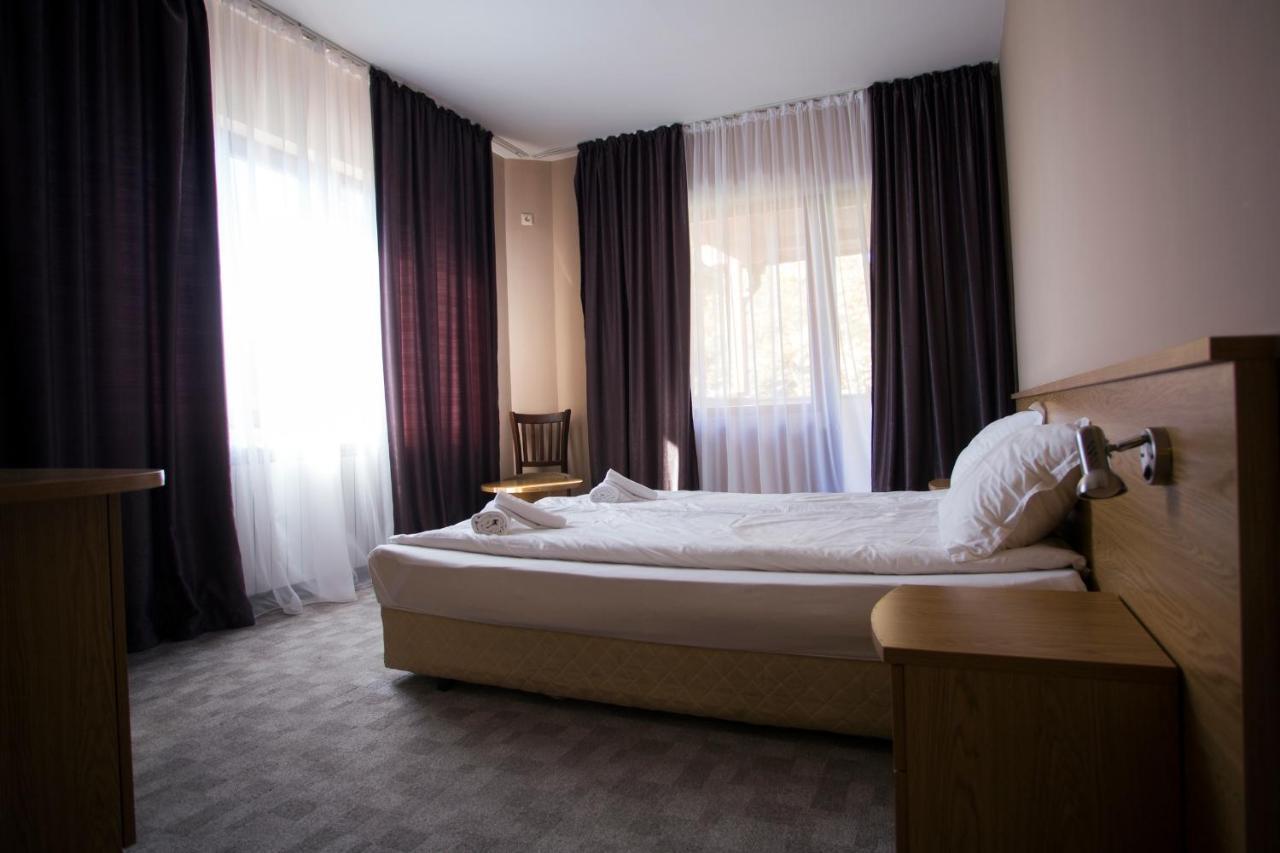 Family Prim Hotel Sandanski Exteriör bild