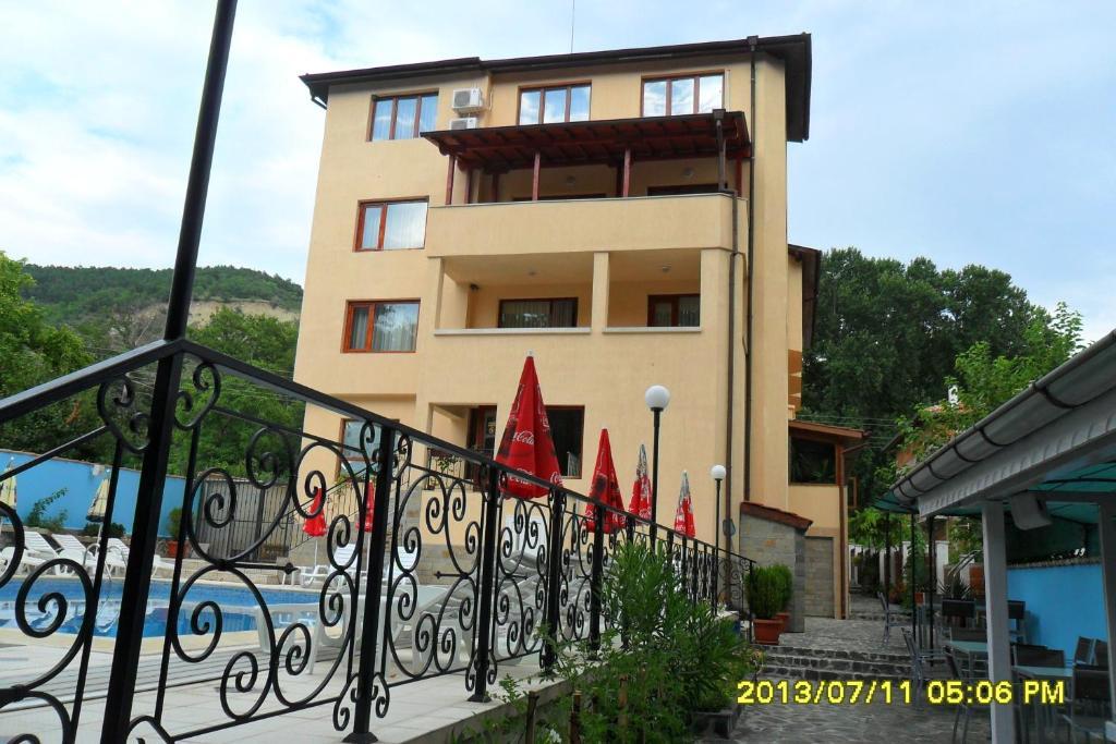 Family Prim Hotel Sandanski Exteriör bild